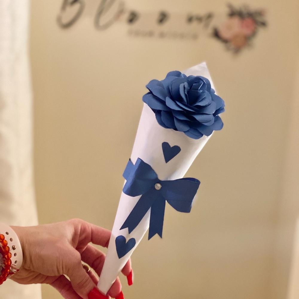 Unique & Special Blue Flower - Brand New